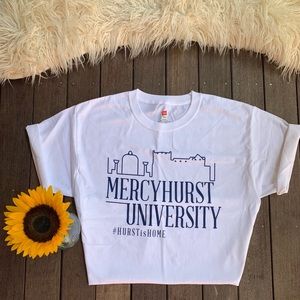 ⭐️Mercyhurst University T-shirt⭐️